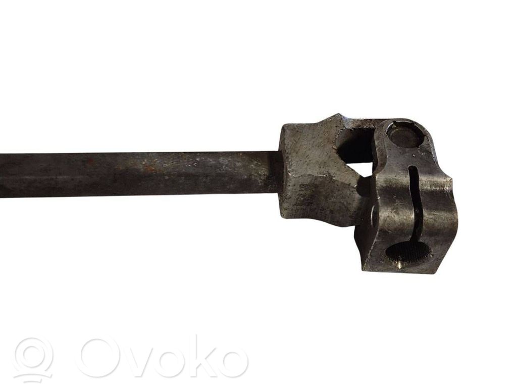 Stūresrata ass krustsavienojums