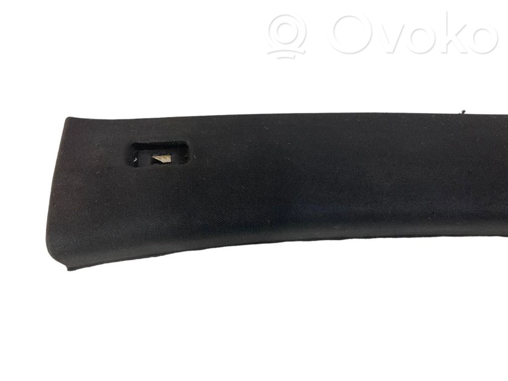 (A) statņa dekoratīvā apdare