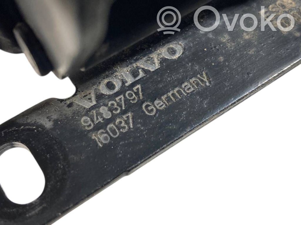 Aizmugurējā pārsega eņģe (-ess)