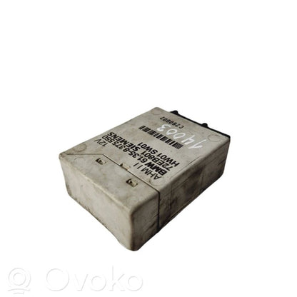 Piekabes āķa vadības bloks