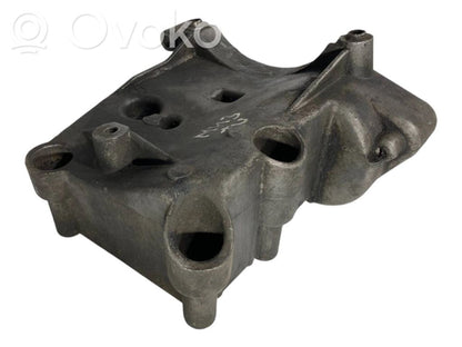 Air conditioning compressor mount