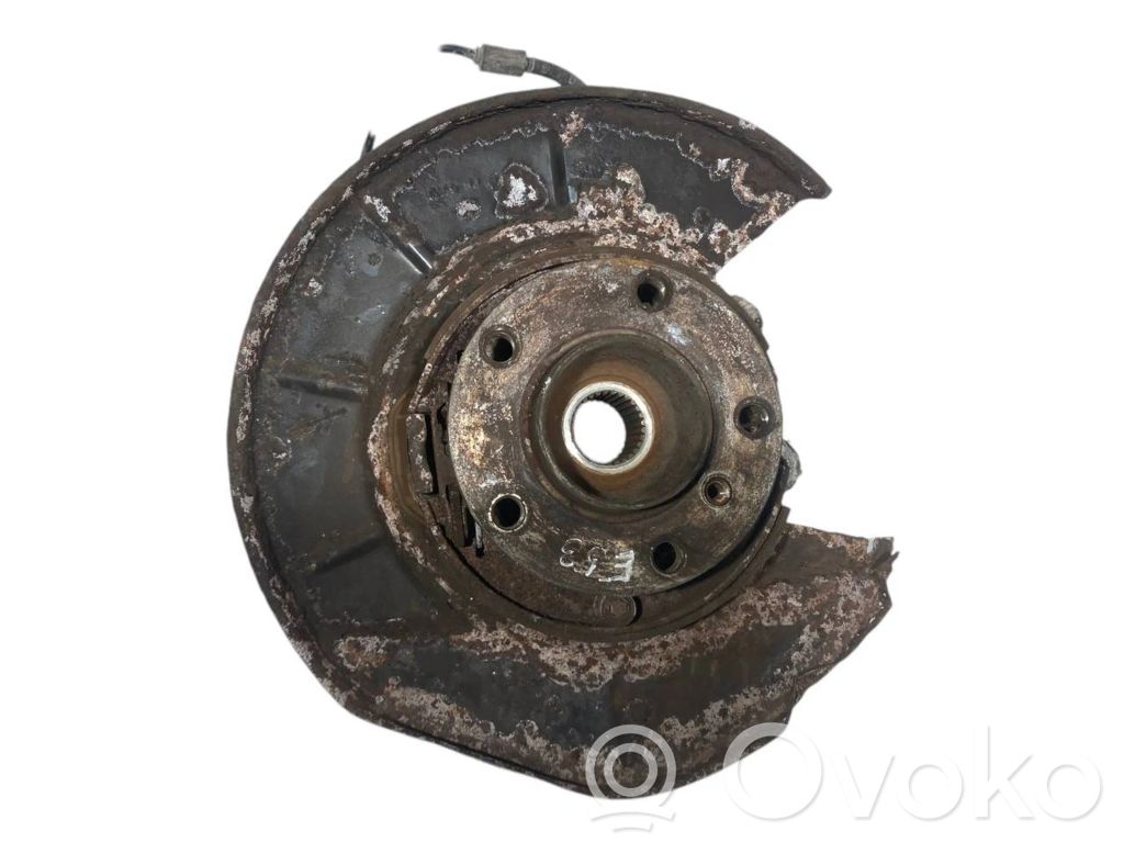 Aizmugurē riteņa rumbas vārpstas šarnīrs (stupica, capfa)