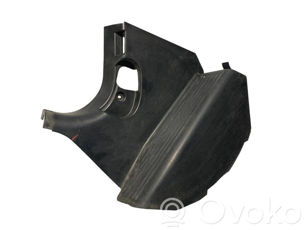 Kāju zonas sānu dekoratīvā apdare