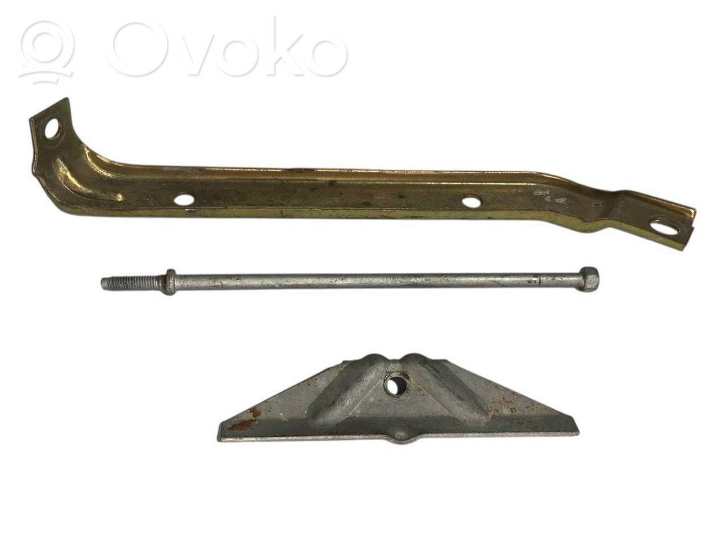 Akumulatora stiprinājums