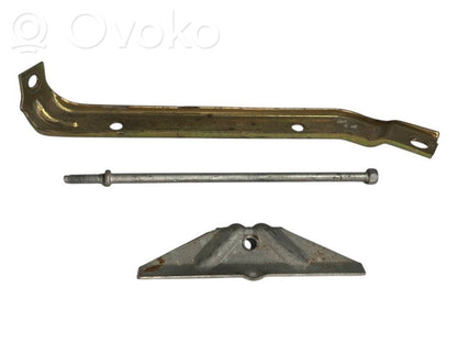 Akumulatora stiprinājums