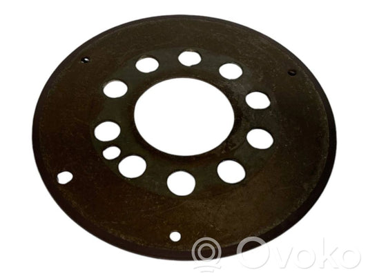 Cita veida dzinēja nodalījuma detaļa