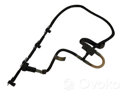 Degvielas caurulīte (-es)