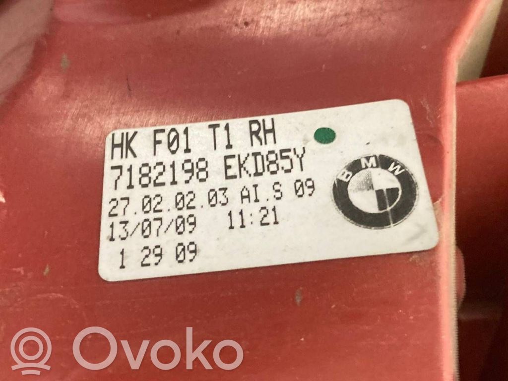 Aizmugurējais lukturis virsbūvē