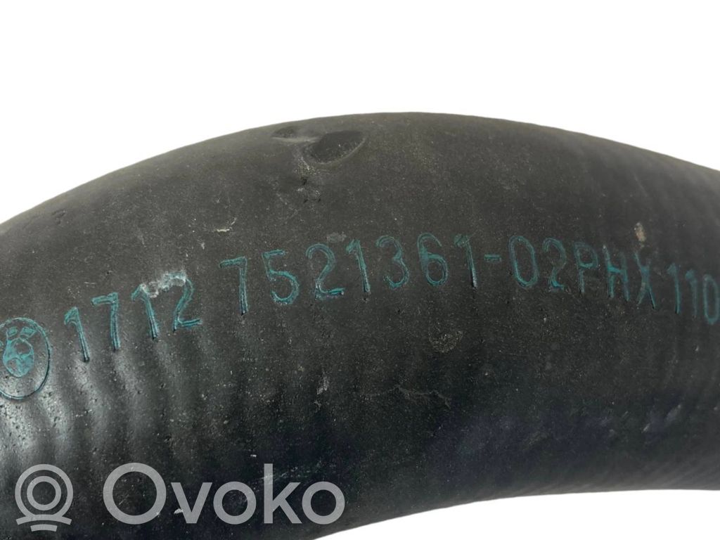 Caurulīte (-es) / šļūtene (-es)