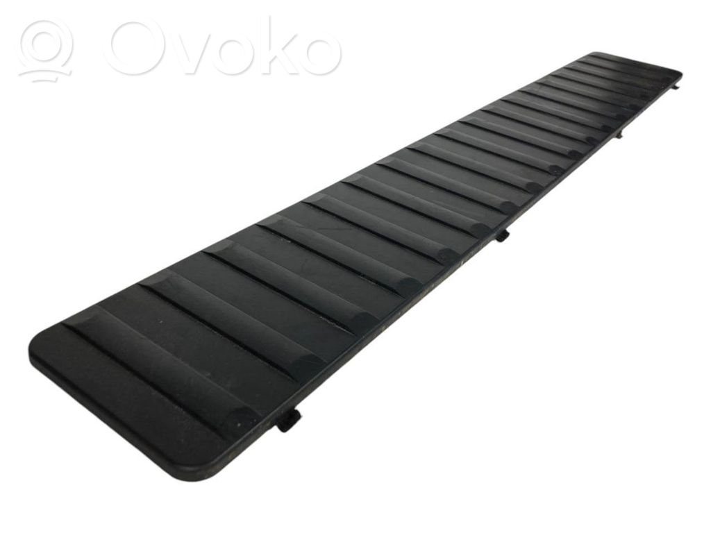 Apakšējā dekoratīvā apdare