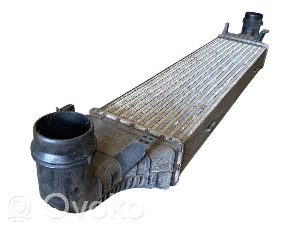 Starpdzesētāja radiators