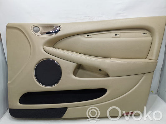 Priekšējo durvju apdare