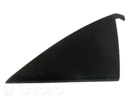 Cita veida priekšpusē durvju dekoratīvās apdares detaļa