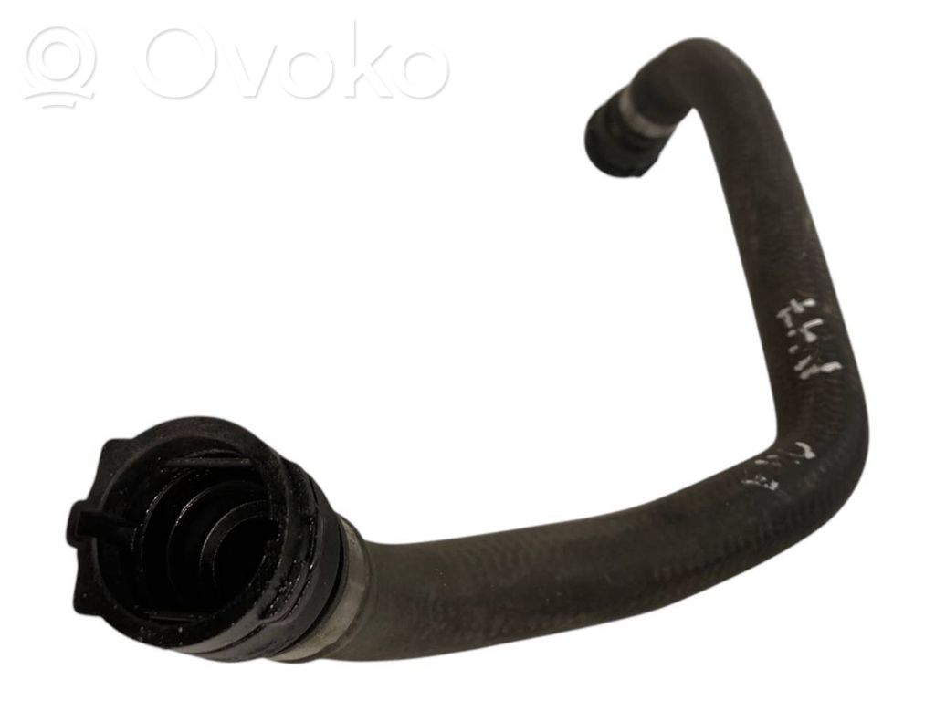 Caurulīte (-es) / šļūtene (-es)