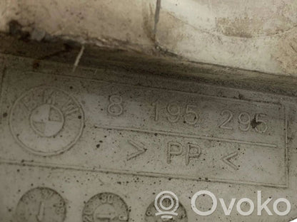 Priekšpusē bampera turētājs