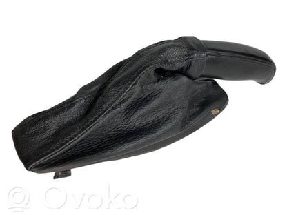 Rokas bremzes dekoratīvā apdare