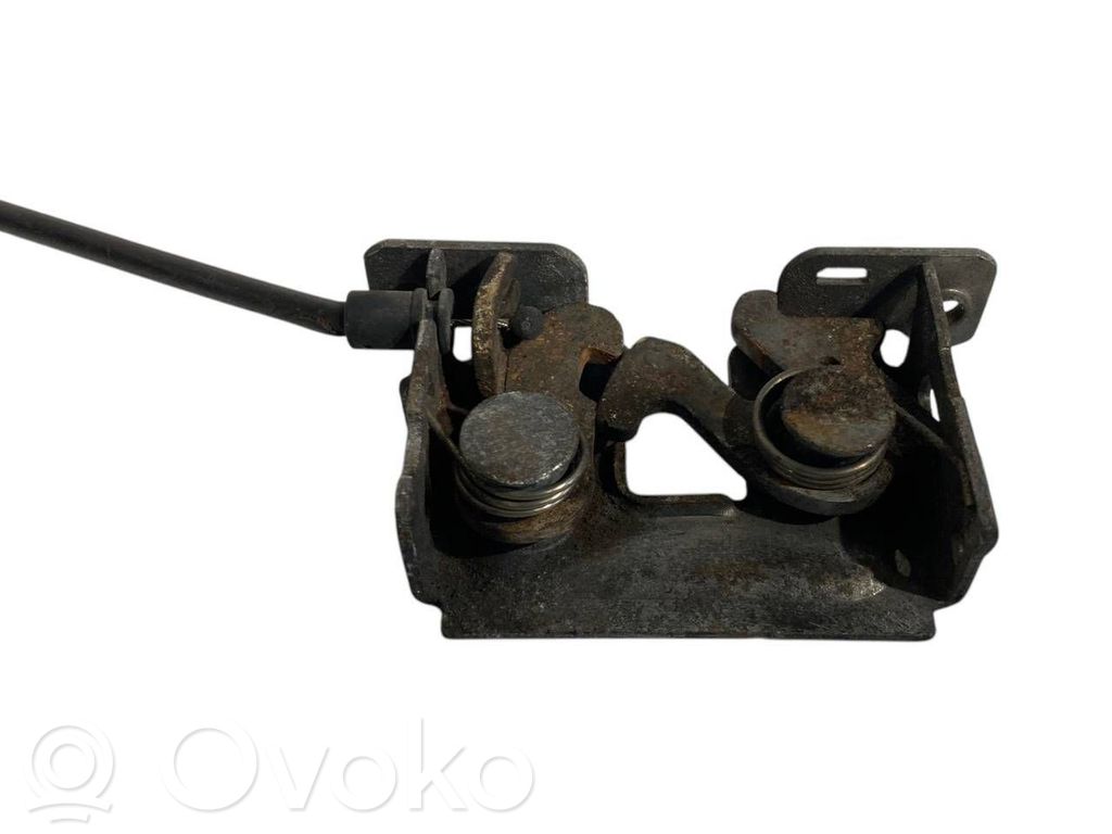 Замок капота двигателя