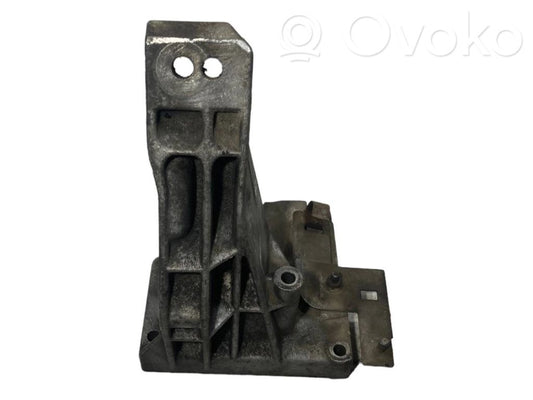 Engine mounting bracket