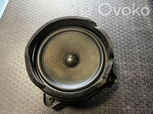 Динамик(и) в заднем стекле