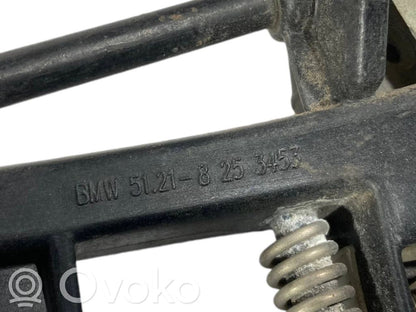 Holder/bracket for external opening handle at the front