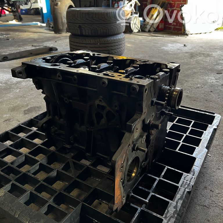 Блокировать