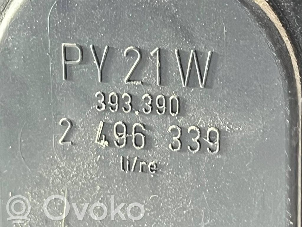 Aizmugurējais lukturis virsbūvē