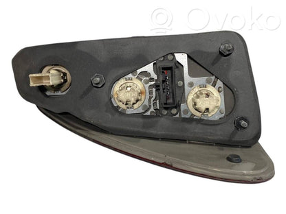 Задний фонарь в кузове