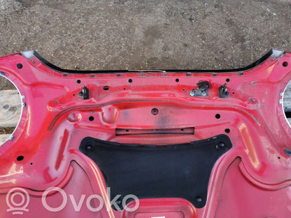 Dzinēja pārsegs (vāks)