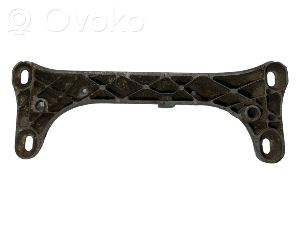 Transmission mounting bracket