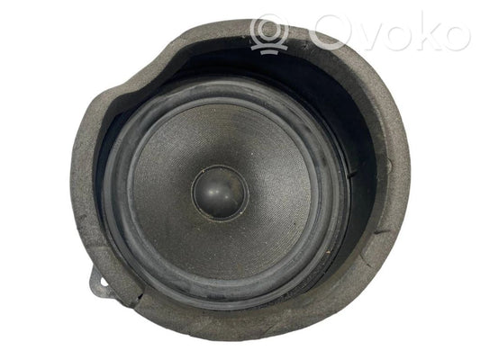 Speaker(s) in front door