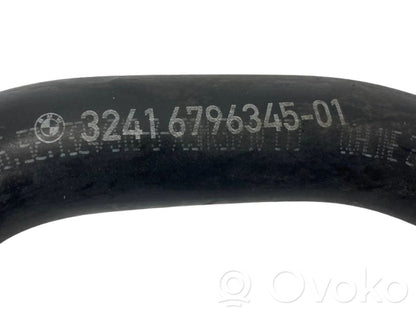 Caurulīte (-es) / šļūtene (-es)