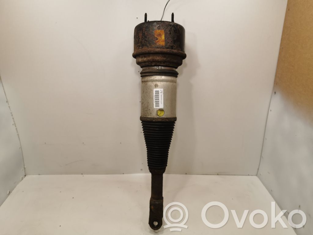 Priekšpusē gaisa amortizators ( pneimatiskā balstiekārta)