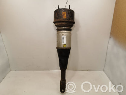 Priekšpusē gaisa amortizators ( pneimatiskā balstiekārta)