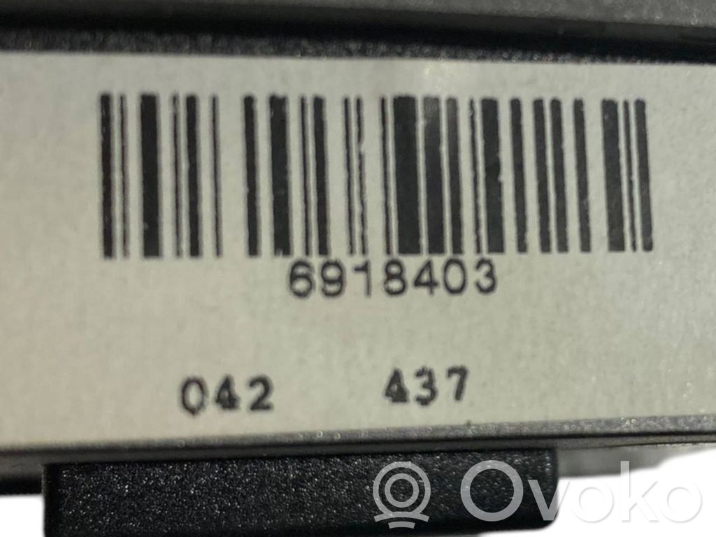 Seat adjustment switch(es)