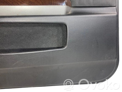 Priekšējo durvju apdare