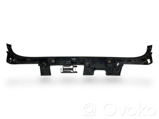 Rear bumper mounting bracket