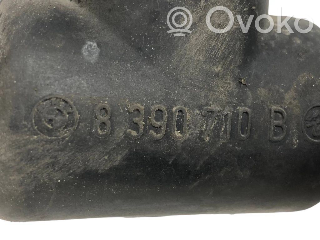 Caurulīte (-es) / šļūtene (-es)