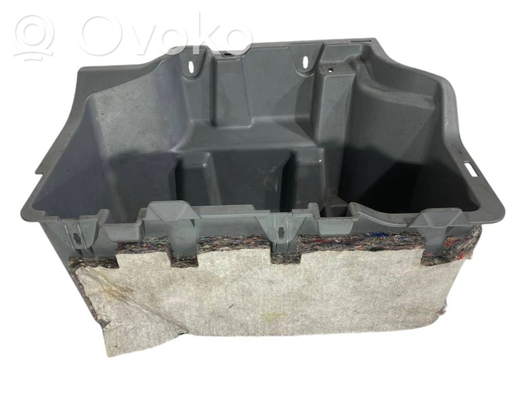 Другой тип декоративной отделки багажника