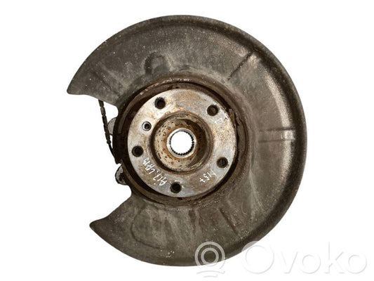 Aizmugurē riteņa rumbas vārpstas šarnīrs (stupica, capfa)