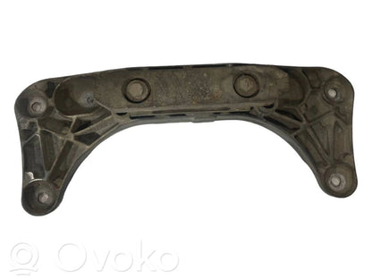 Transmission mounting bracket