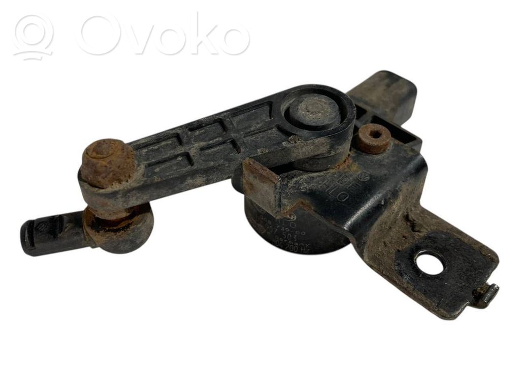 Augstuma sensors (priekšējo lukturu)