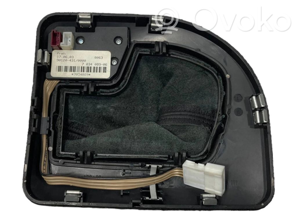 Ātrumu pārslēgšanas sviras dekoratīvā apdare (plastmasas)