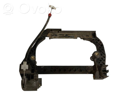 Aizmugurē turētājs / kronšteins ārējam atvēršanas rokturim