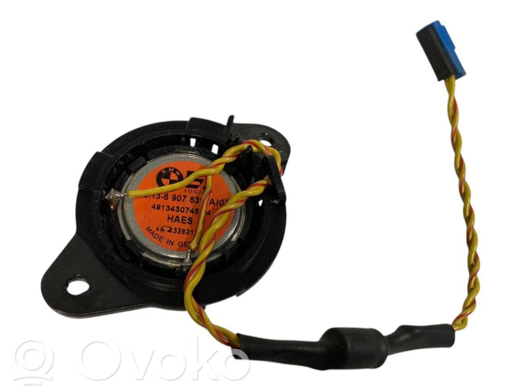 Augsto frekvenču skaļrunis (-i) priekšējās durvīs