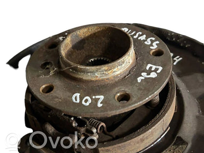 Aizmugurē riteņa rumbas vārpstas šarnīrs (stupica, capfa)