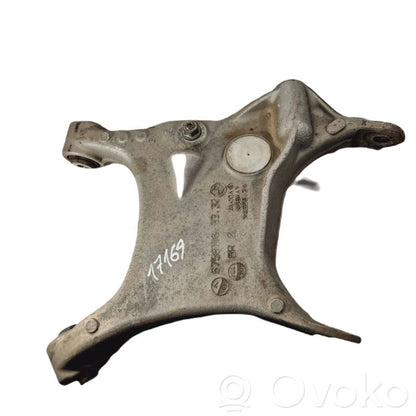 Apakšējais aizmugurējais plaukts