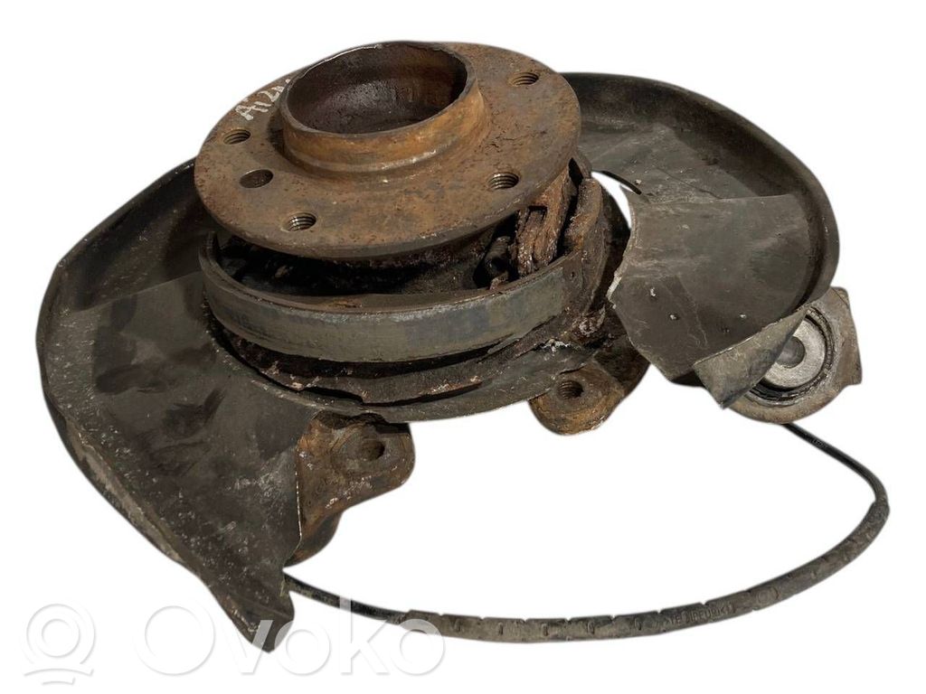 Aizmugurē riteņa rumbas vārpstas šarnīrs (stupica, capfa)