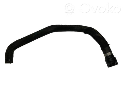 Caurulīte (-es) / šļūtene (-es)