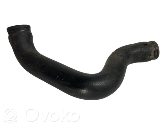 Caurulīte (-es) / šļūtene (-es)