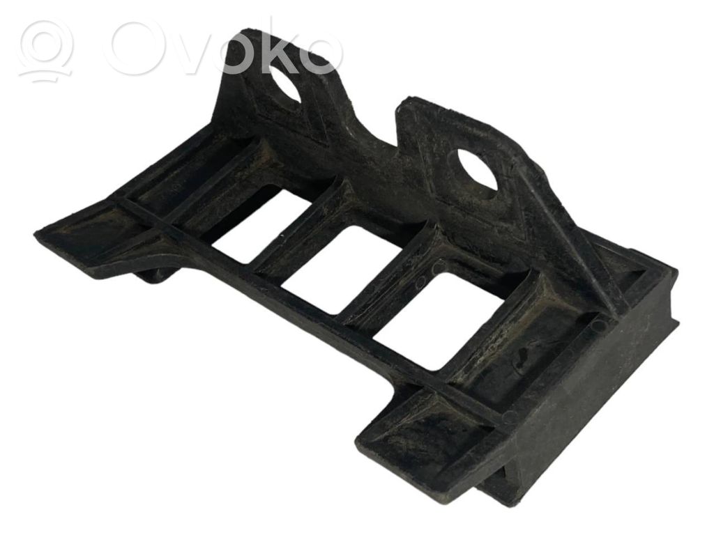 Aizmugurējā bufera montāžas kronšteins